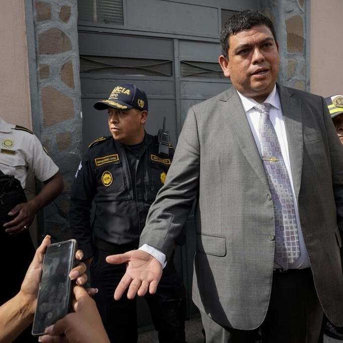 Police in Guatemala search party offices of progressive presidential candidate